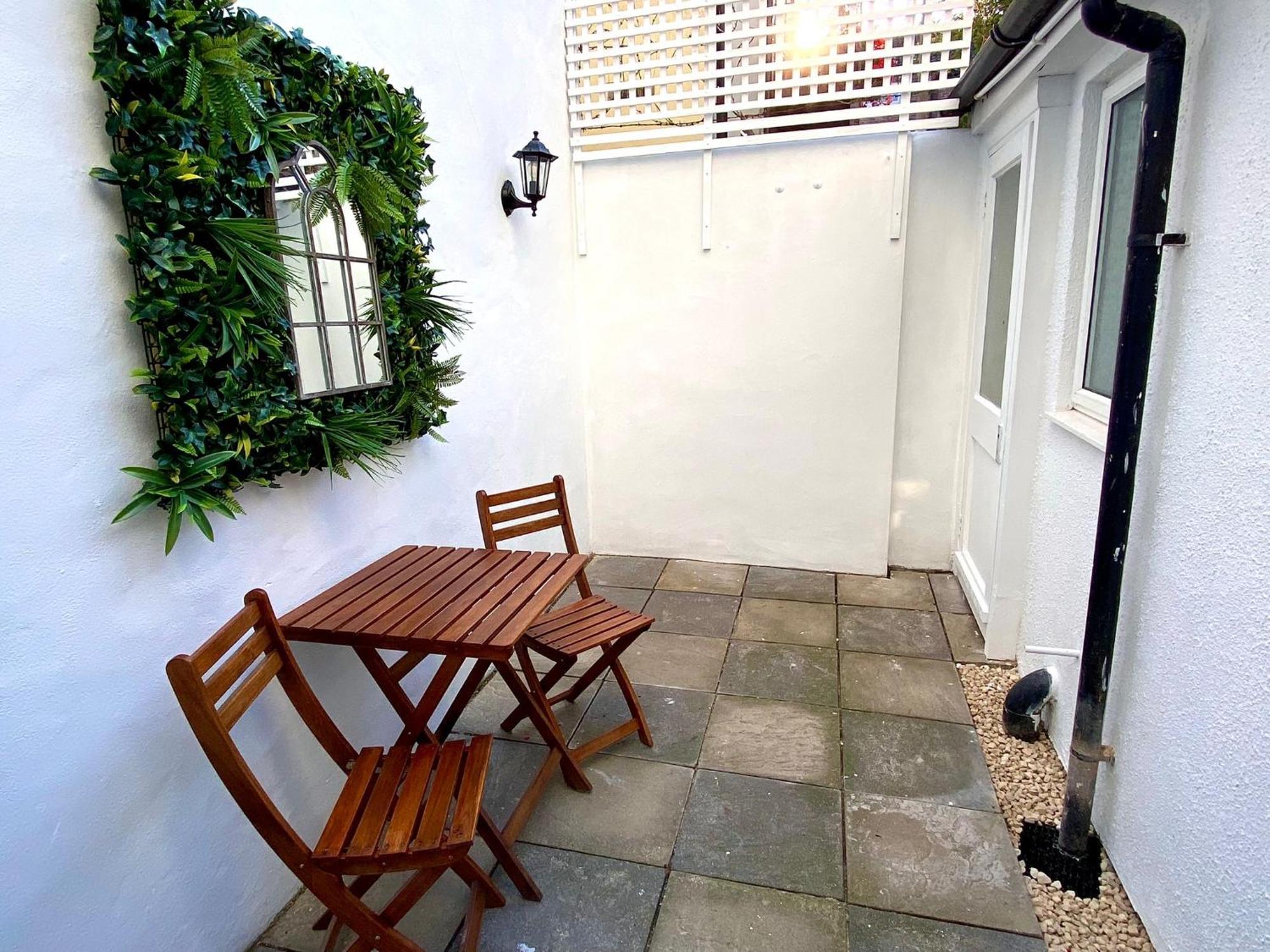 Kemptown Courtyard Apartment Brighton Exteriör bild